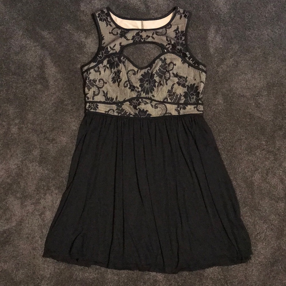 Dress - Picture 3 of 9